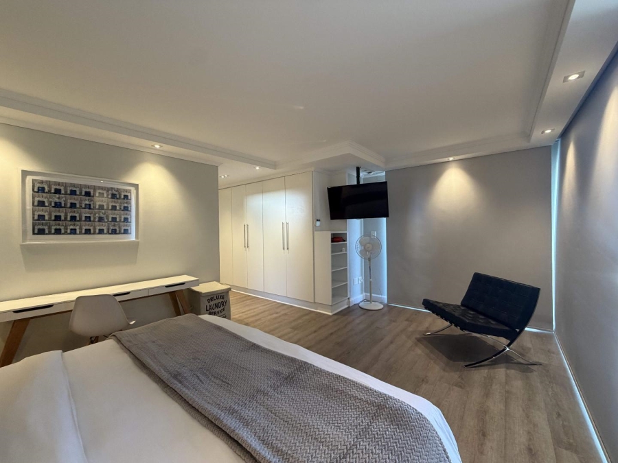To Let 3 Bedroom Property for Rent in Sea Point Western Cape